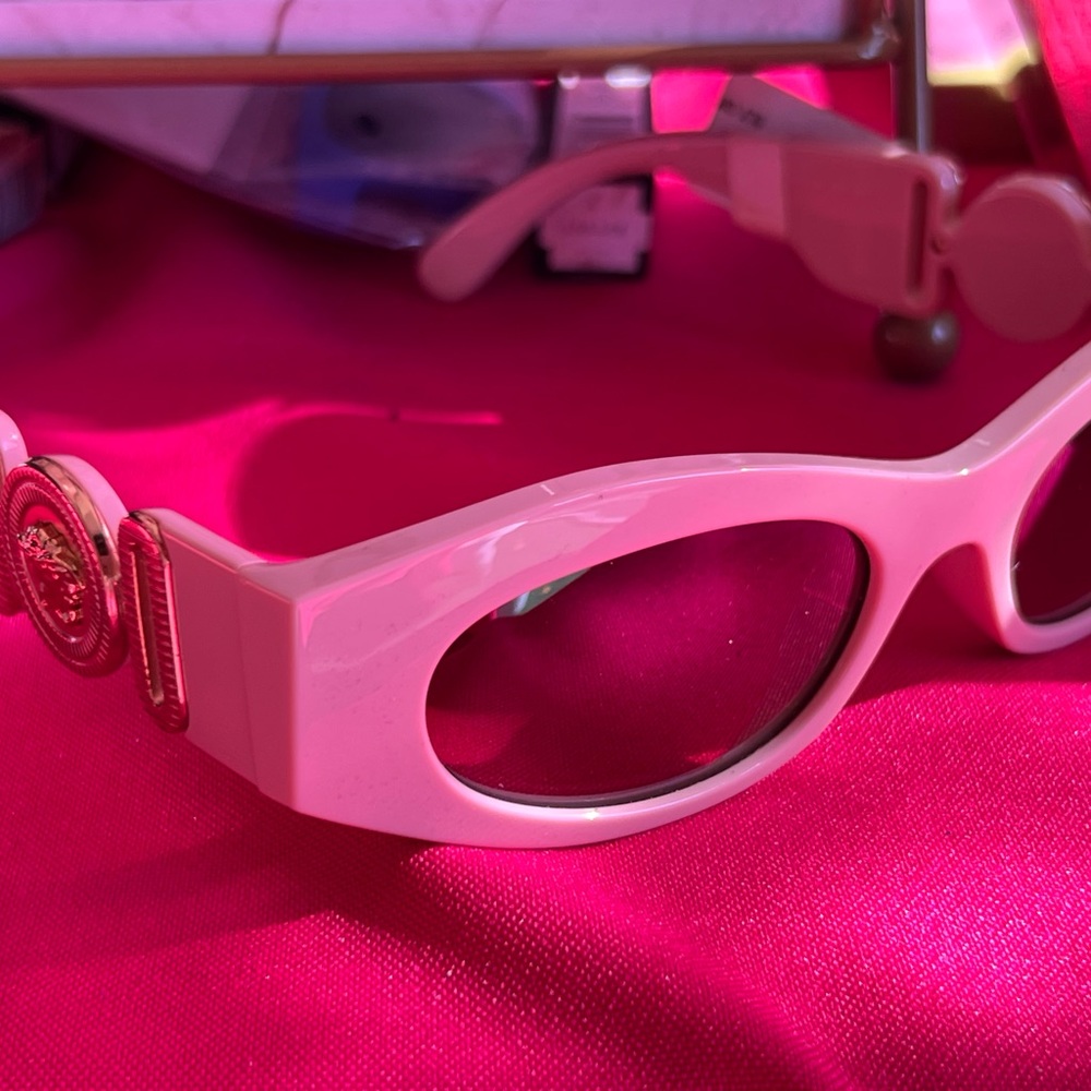 VERSACE SUNGLASSES 😎